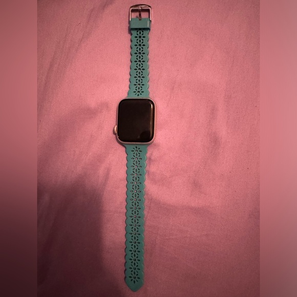 iWatch SE series 9…NWOT - Picture 1 of 2